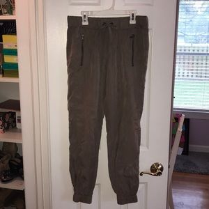 Banana Republic women’s joggers